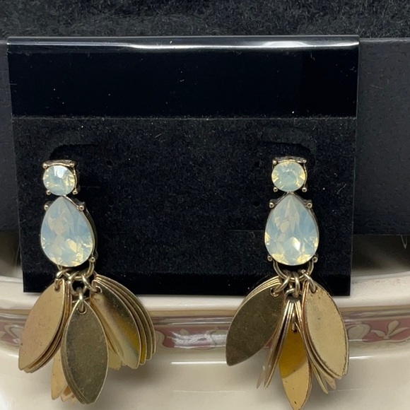Jewelry - NWT opal look and yellow gold tone “feather” dangle earrings